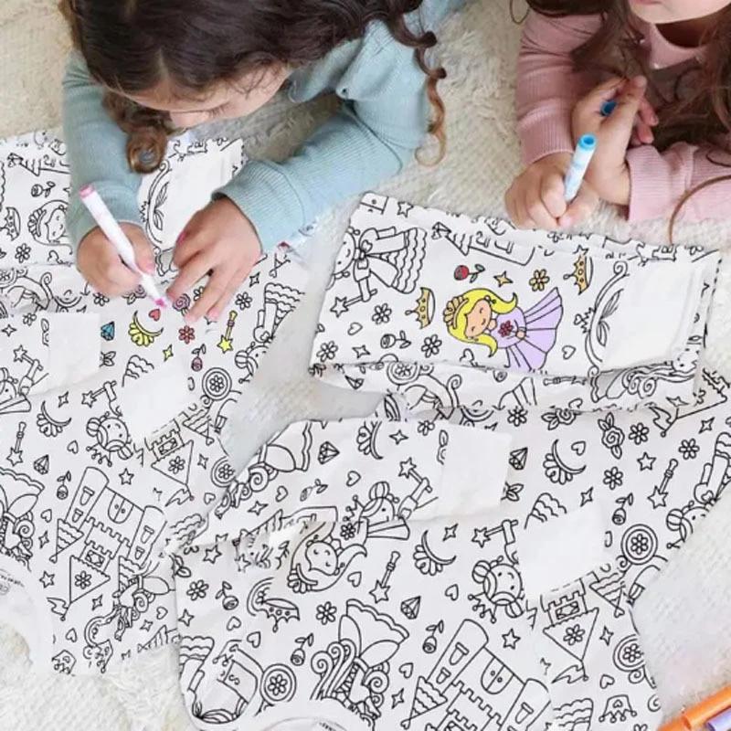 Niños pintando pijama